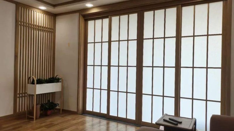 在选购卧室门时，我们需要关注以下几个方面：