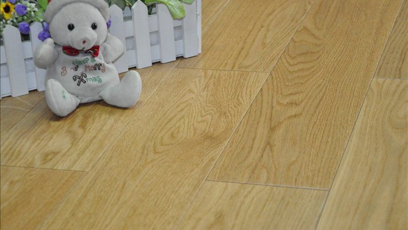 实木地板选购攻略：揭秘避免踩坑的四大关键